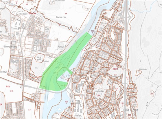 Lilla Edet alternativ 1 - ÖST. Löper parallellt öster om befintlig sluss genom Inlandsön. Kartbild över Lilla Edet där ett av slussalternativen syns markerade.