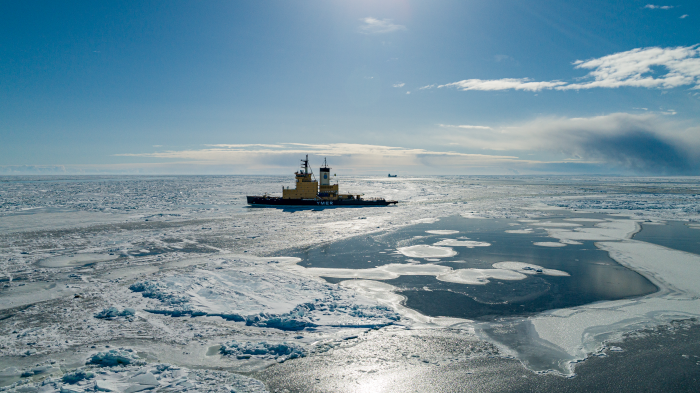 Is, himmel, isbrytare.