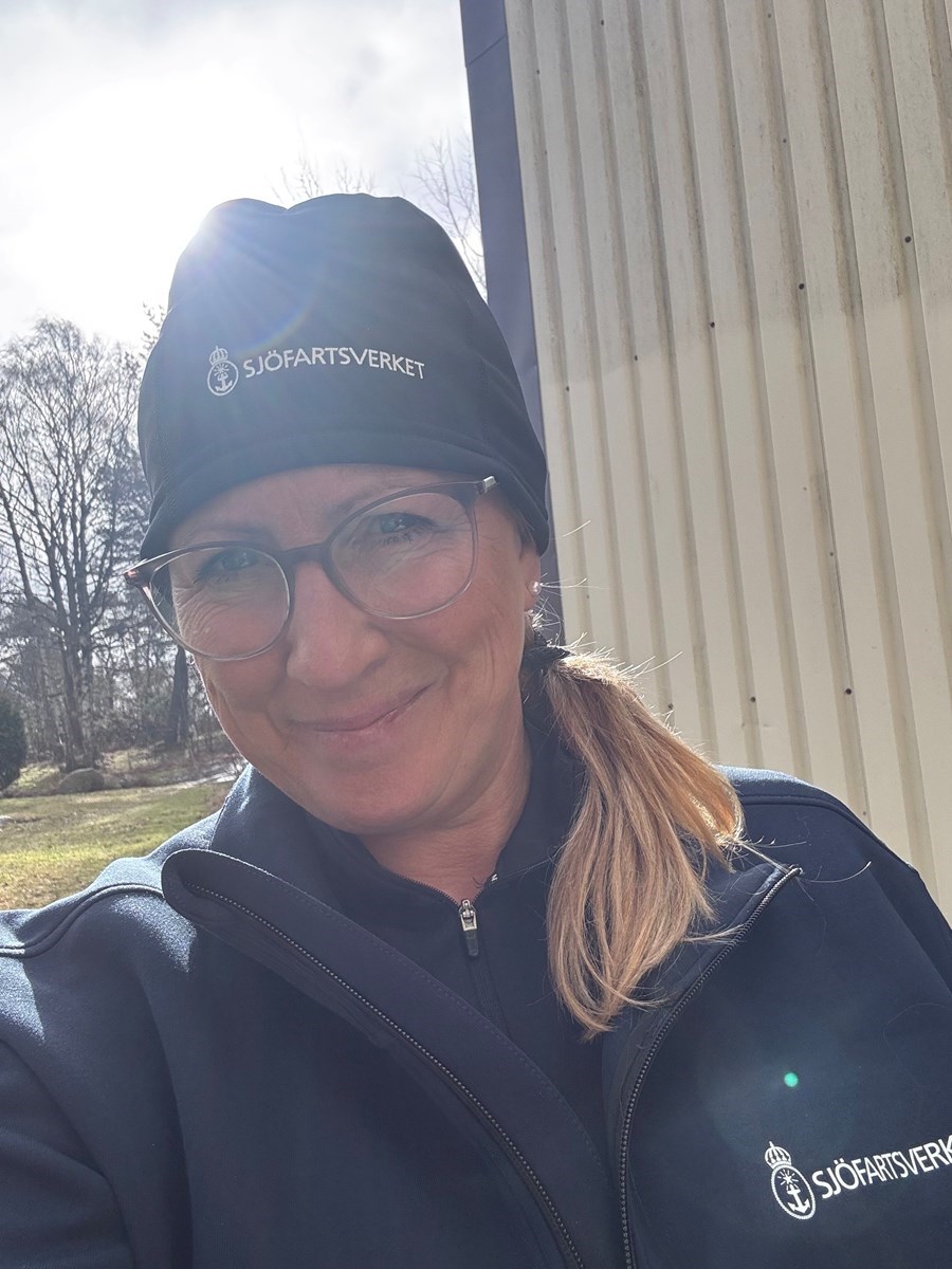 Caroline, framför Sjömansservice Rosenhill