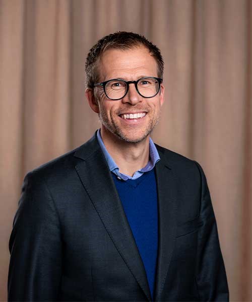 Porträttbild på Mattias Hyllert, sjö- och flygräddningsdirektör.